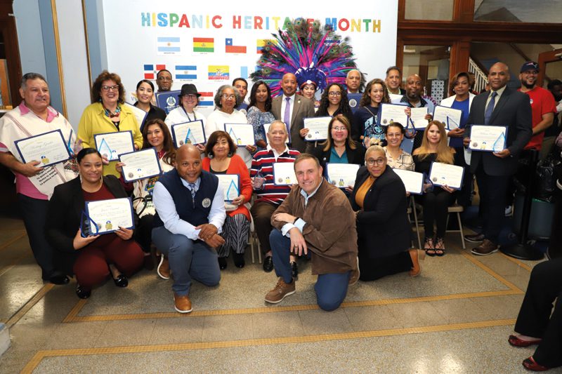 Lawrence celebra la
Herencia Hispana