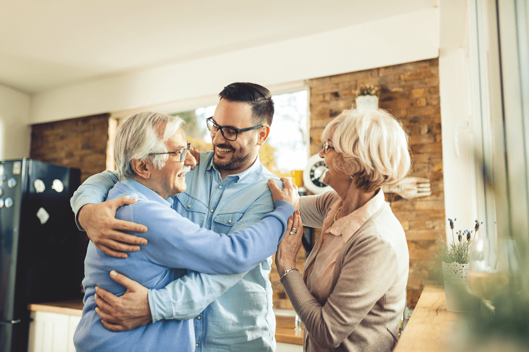 Familia 
abrazándose