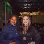 Verónica Robles con la Senadora estatal Lydia Edward.