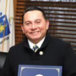 El consul salvadoreño de Boston Avelino Chicas