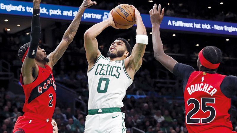 Jayson Tatum contra los Toronto Raptors