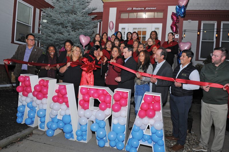 Abren primera
Escuela Latina