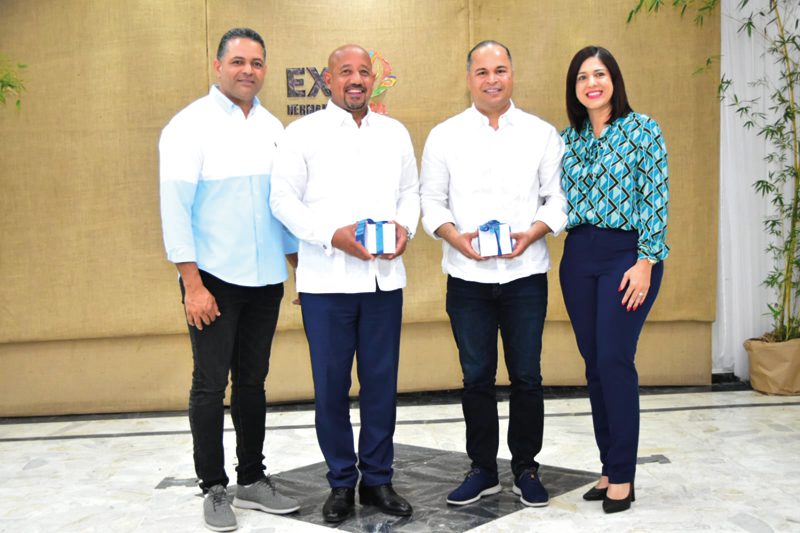 Alcalde Brian DePeña Hijo Adoptivo de Salcedo