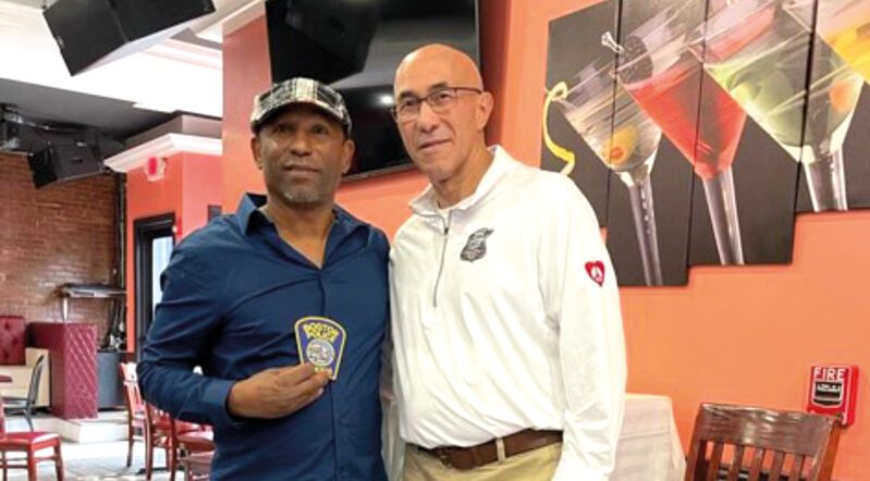 "Tercer almuerzo a nuestros oficiales de Boston"