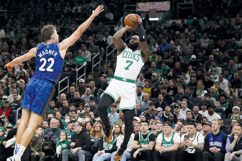 Jaylen Brown de los Celtics