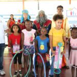 Misión cumplida. Desde el 2006, "Mision Pais Familia Feliz USA", una organización integrada por personas de buen corazón residentes en Boston y otras ciudades de Massachusetts y de los Estados Unidos, lleva cada año la alegria a niños de diferentes pueblos de Republica Dominicana