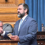 El representante estatal Mike Connolly