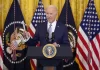 Biden dice a gobernadores que contempla decreto sobre inmigración