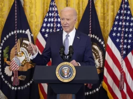 Biden dice a gobernadores que contempla decreto sobre inmigración